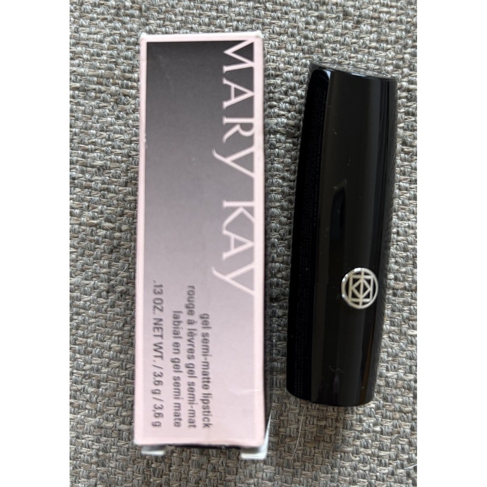 Mary Kay Gel Semi-Matte Lipstick TRADEMARK PINK NIB Free Shipping